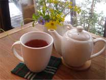 紅茶（HOT） （ダージリン・アールグレイ） ３１０円（税別）